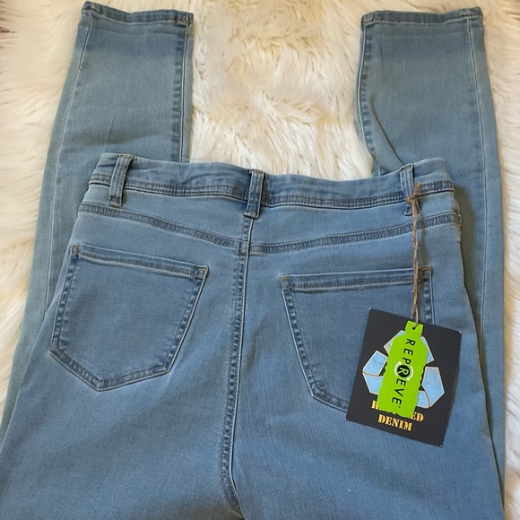 Indigo Rein Distressed Jeans - NWT - Size 11 - Picture 12 of 13